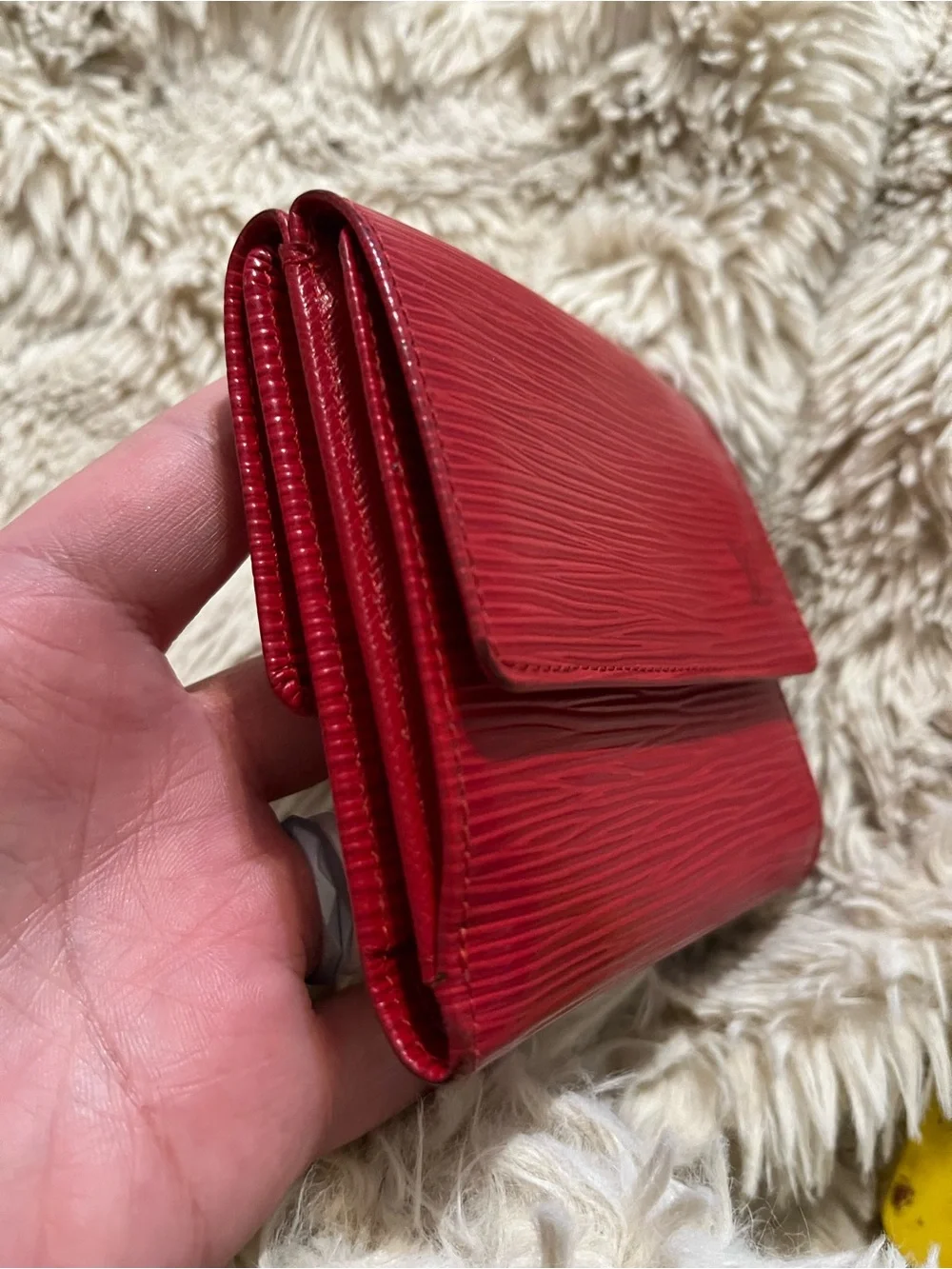 Used vintage Red Louis Vuitton Textured Women's Wallet - Classic Folding Design